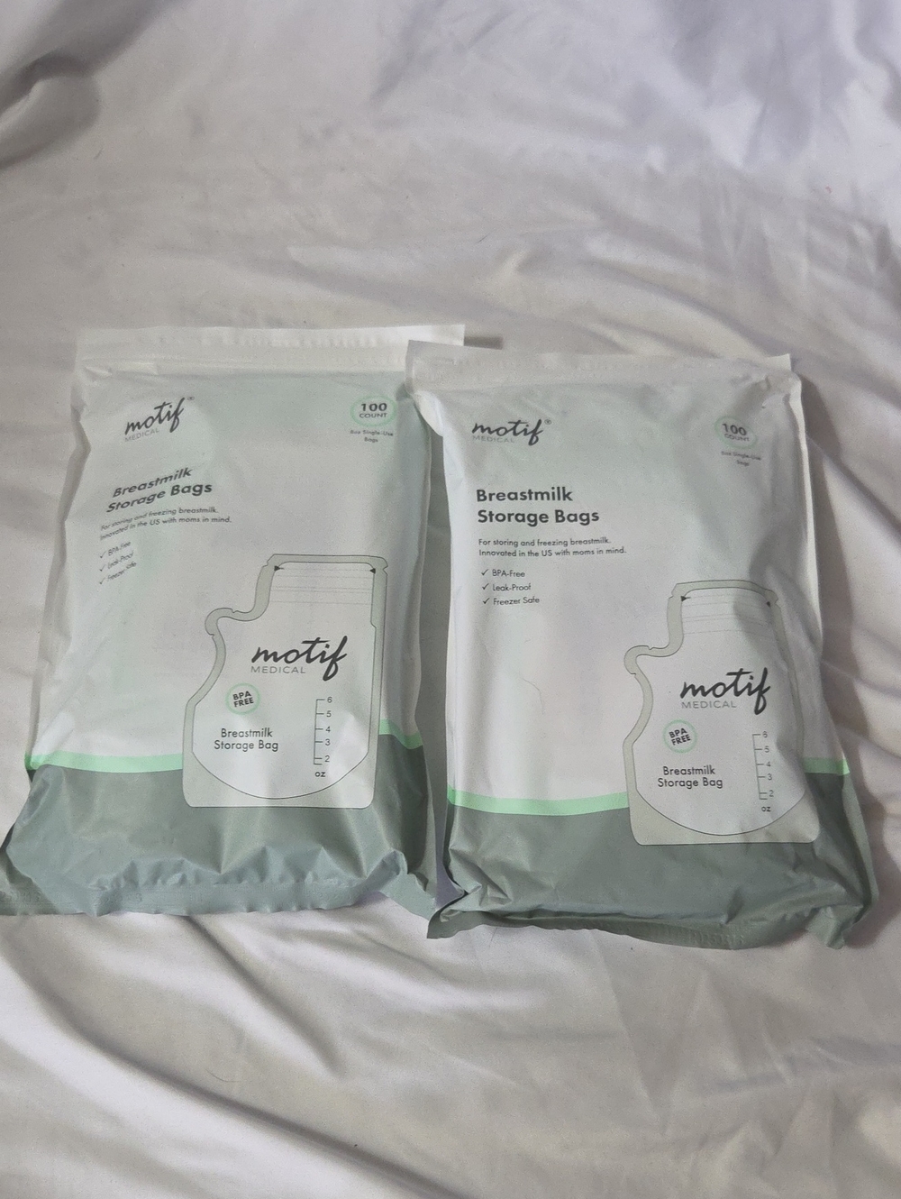 Motif Medical White & Light Green Breastmilk Storage Bags, 100 Count